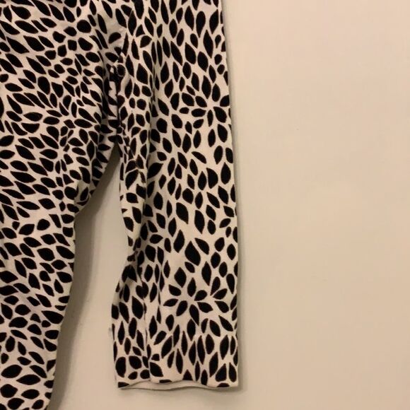 Ann Taylor women’s brown and cream floral cardigan. Length 20” Size S - Picture 4 of 6